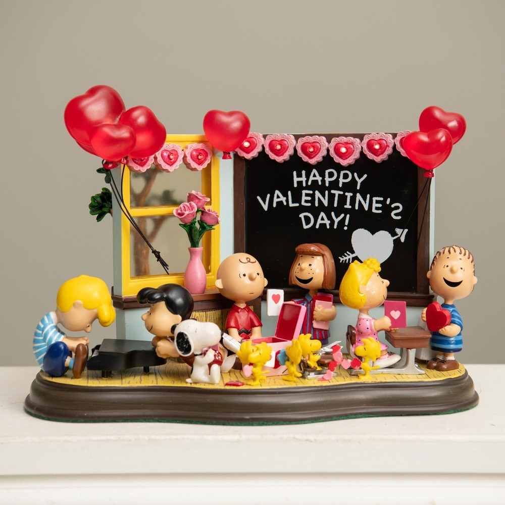 Danbury Mint Peanuts "Be My Valentine" Lighted Classroom Scene Snoopy Whimsical